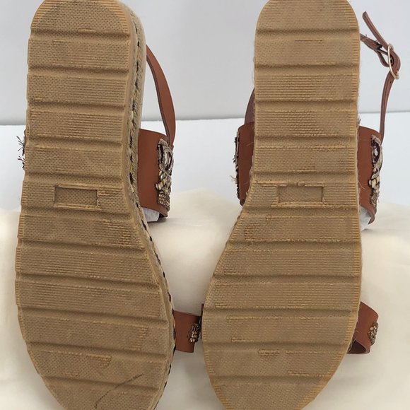Women's Size 7.5 FOREVER Tan Platform Sandal Boho Style Tribal Look Ankle Strap - Picture 5 of 10